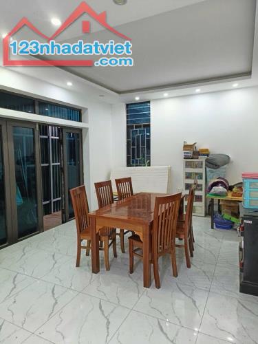 NHỈNH 2.5 TỶ, 93m2, mặt tiền 8m, Vũ Hữu, NAM TỪ LIÊM, MUA BÁN NHÀ - HÀ THIÊN VŨ - 1