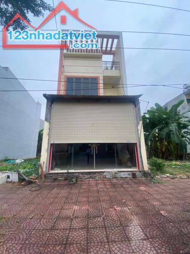 Bán nhà 2 tầng cạnh Uỷ ban Thanh Trù, Vĩnh yên, Vĩnh Phúc. Giá 3,9 tỷ. LH: 098.991.6263 - 2