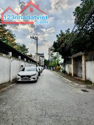 Bán biệt thự mini Nguyễn Sơn 4 tầng 76m lô góc, gara 2 oto giá 19 tỷ hơn