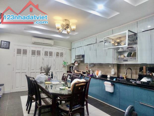 Bán biệt thự mini Nguyễn Sơn 4 tầng 76m lô góc, gara 2 oto giá 19 tỷ hơn - 1
