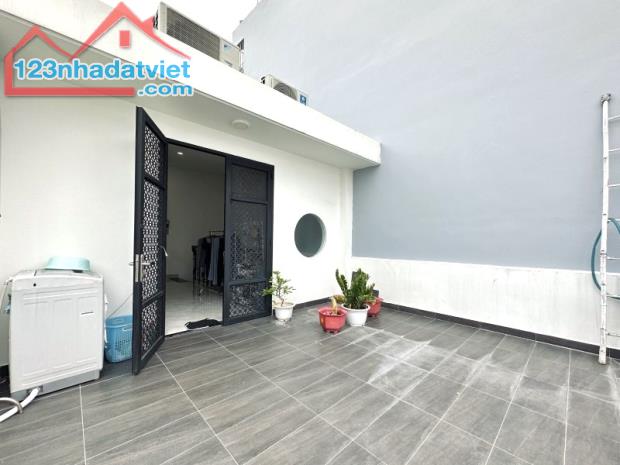 PHÚ NHUẬN - VILLA MỚI ĐẸP - HẺM XE HƠI - DIỆN TÍCH LỚN GẦN CÔNG VIÊN, BỜ SÔNG - 92M2 CHỈ 1 - 5