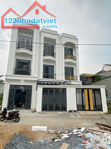 Nhà Bửu Hoà Biên Hoà hoàn công 3ty6 ngay kdc an ninh đường xe hơi