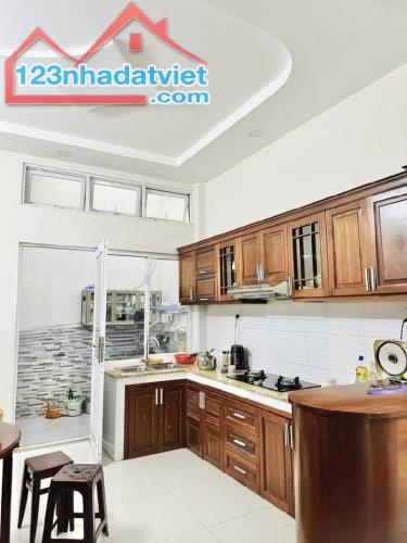 5 Tỷ 25 - NHÀ 4 TẦNG- 64m2-ĐÌNH PHONG PHÚ, TNP B, Q.9 - 2