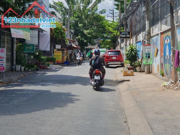 Bán nhà TO giá NHỎ, Ngay trường cấp 2 lý thái tổ, 61m2, hẻm xe hơi tung tăng , dân trí cao - 1