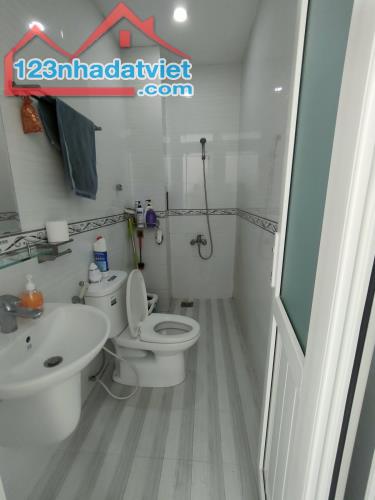 NHÀ 2 TẦNG • 93M2 SỔ VUÔNG • 3PN • TRUNG TÂM TIỆN ÍCH - 5