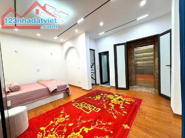 🏠 Bán Nhà 7 Tầng, Phố Yên Hòa, Ngõ Thông 💰 Giá: 9.8 tỷ VND - 2