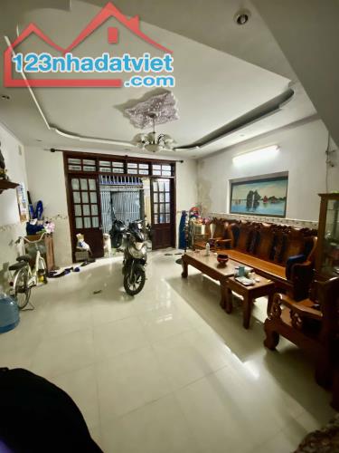 CHỦ CẦN BÁN NHÀ 🏘️ TRƯỚC TẾT -  NGAY TRƯƠNG THỊ HOA - Q12- SÁT VÁCH METRO  ♦️103m2 - (5.3 - 1