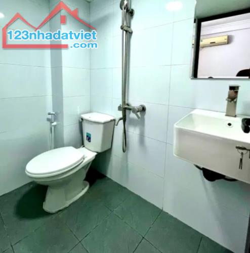 Chính chủ cần bán căn 20m2, 4 tầng, sổ riêng, hót hít Hai Bà Trưng nhỉnh 3 tỷ - 3