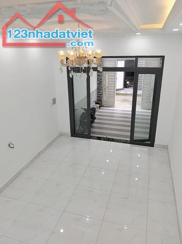 Nhà đẹp KDC The Sun Saigon, 80m², 3 tầng, ô tô đậu trong nhà, sổ chính chủ - 1