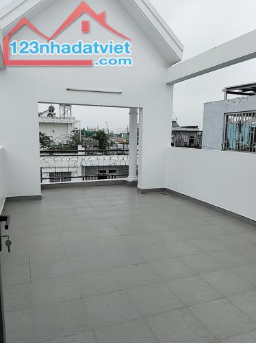 Nhà đẹp KDC The Sun Saigon, 80m², 3 tầng, ô tô đậu trong nhà, sổ chính chủ - 2