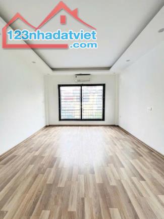 Chủ vào nam bán Gấp nhà tk11 Thụy Khuê 33m2 5,75 tỷ