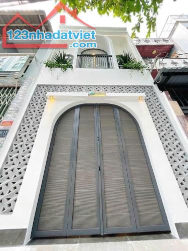 Hàng ngộp giá siêu tốt ngay Đinh Công Tráng, Q1 70m2 3PN4WC chỉ 2 tỷ890