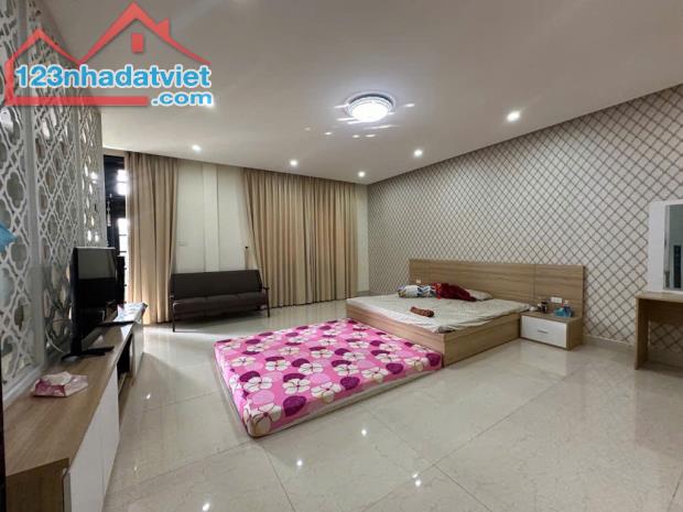 Bán gấp lô đất VIP diện tích khủng 303m2 mặt đường biển Nguyễn Tất Thành,Thuận Phước,Hải - 2