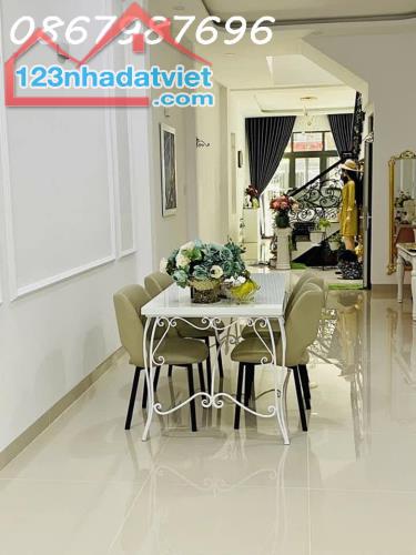 Bán Nhà 3 Tầng Mặt Tiền Đường Trịnh Phong, P. Tân Lập, TP. Nha Trang - Giá 13.5 Tỷ - 3