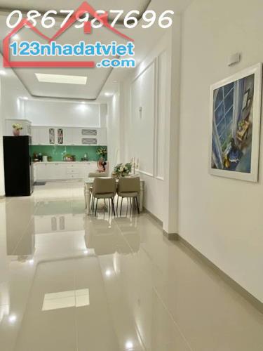 Bán Nhà 3 Tầng Mặt Tiền Đường Trịnh Phong, P. Tân Lập, TP. Nha Trang - Giá 13.5 Tỷ - 4