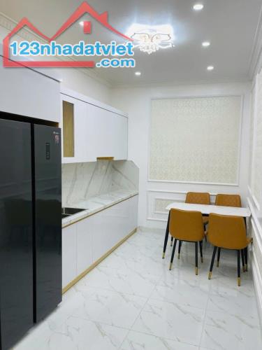 Siêu phẩm nhà Văn Chương dt 45m2, 5 tầng, mt 4m, vị trí vàng gần ngay mặt hồ chỉ 6.65 tỷ - 1