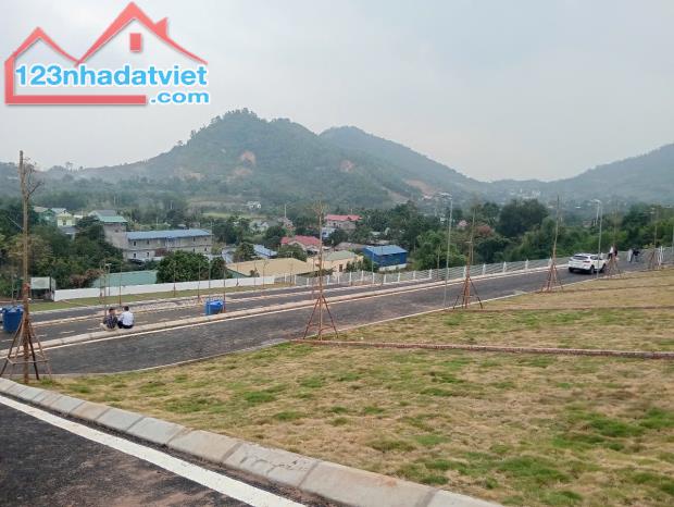 BÁN 5 LÔ ĐẤT NỀN CHƯƠNG MỸ HÀ NỘI PHÂN LÔ VIEW HỒ CÔNG VIÊN NHỈNH 1 TỶ 80M