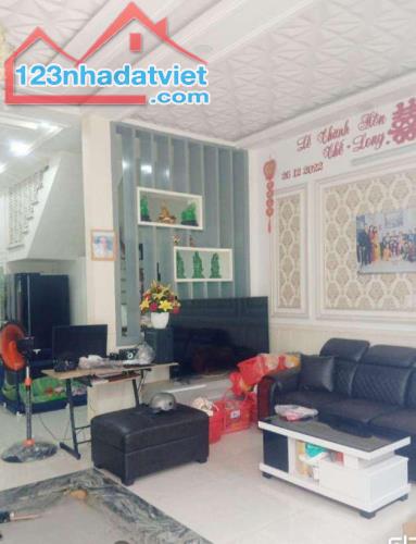 Nhà đẹp 4 tầng 80m2 đường 8m xe hơi thông khu PETECHIM 2637 Huỳnh Tấn Phát Nhà Bè 7.7 tỷ - 3