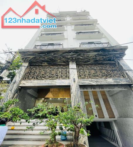 Bán Tòa Văn Phòng Mặt Phố Nguyễn Công Hoan, Ba Đình DT 192m2, 9T, MT 7,9m. Giá Cực Rẻ
