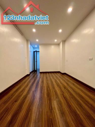 Nhà BA ĐÌNH 28m2 x 4 tầng, cách mặt phố vài bước chân. - 3