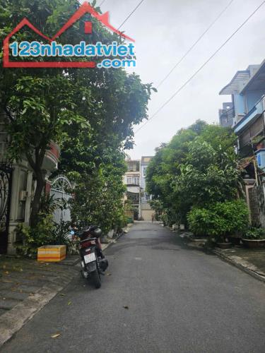 Biệt Thự Sân Vườn 3 tầng -xe tải né nhau- P16 – ngay nhà thiếu Nhi Gò Vấp–6x20m–Giá 12.9Ty