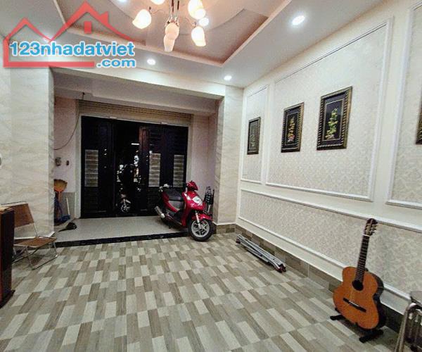 Bán nhà 208m2- 4 tầng- Cạnh Hoàng Diệu 2- Linh Trung - THỦ ĐỨC, Nhỉn 7 tỷ - 2