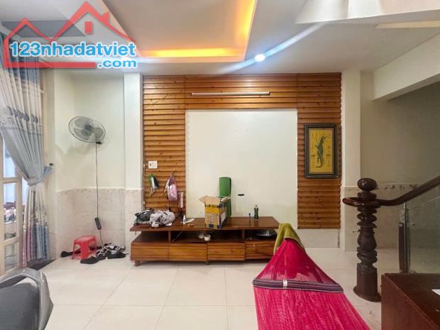 Nhỉnh 6 Tỷ- Bán Nhà 65m2- HXH- 3 PN- Lê Văn Thọ P8 Gò Vấp - 2