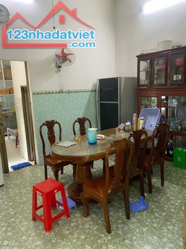 Bán nhà mặt tiền chợ Linh Xuân, Thủ Đức. 220m2, ngang 7m, nhà 1 đời chủ giá đầu tư - 4