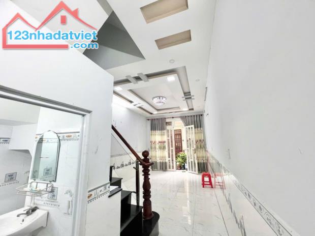 NHÀ MỚI ĐÓN TẾT - BÌNH TÂN SÁT KHU TÊN LỬA - 40M2 - 3 TẦNG 4PN HẺM XE HƠI CHỈ HƠN 3 TỶ - 2