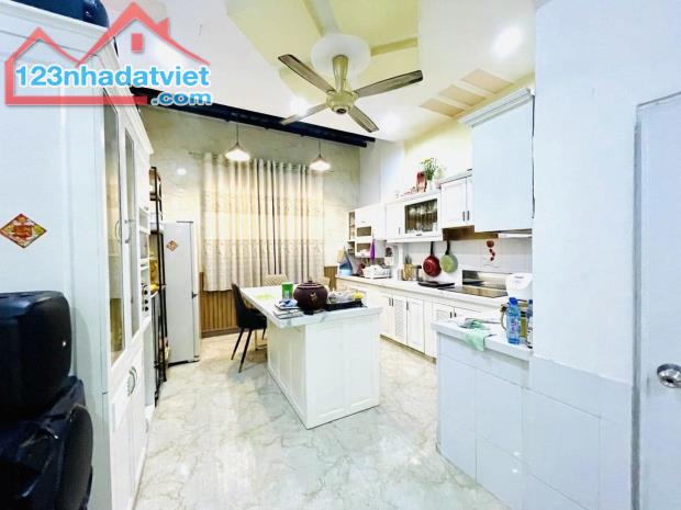 TÌM ĐÂU RA, phường siêu VIP Tân Bình, 50m2 - Chỉ  5.x tỷ - ngang khủng, xe hơi đỗ - 2