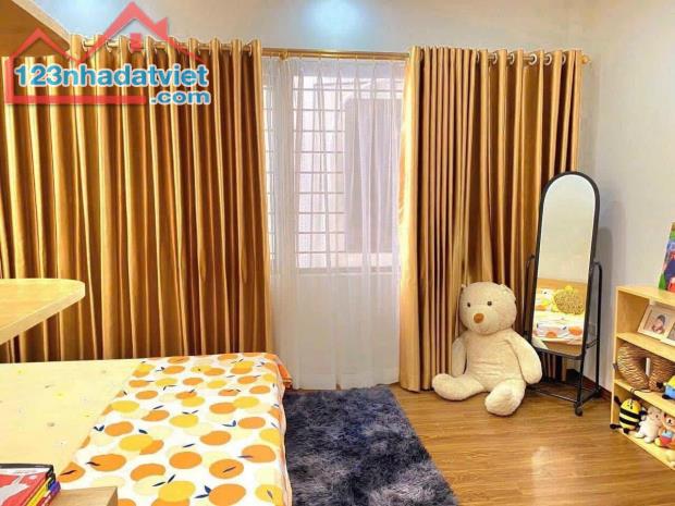 NHÀ ĐẸP Ở NGAY NGỌC THUỴ 30M2 x 5T FULL NỘI THẤT Ở NGAY ÔTÔ 10M. 6,3TỶ - 5