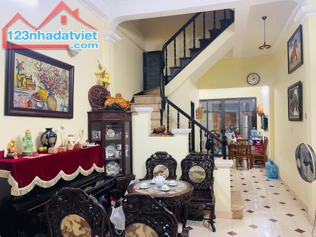 Bán nhà Cầu Giấy. Dt 79m*4T, Mt 4,2m, 24Tỷ. Gaza 7 chỗ, ngõ thông, nhà dân xây đẹp ở sướng - 3