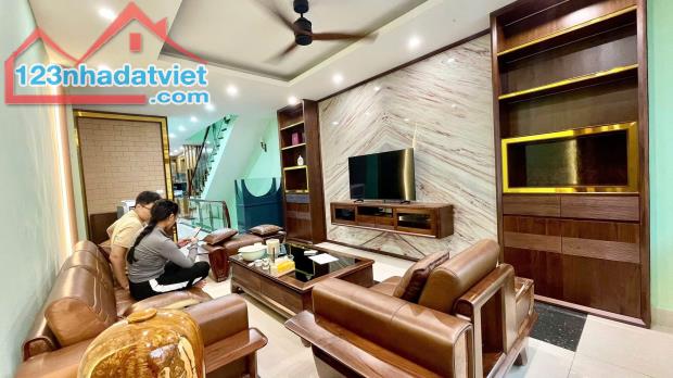 PHÂN LÔ PHỐ PHÙNG CHÍ KIÊN CG, 65M*6 TẦNG THANG MÁY, Ô TÔ TRÁNH, HƠN 19 TỶ - 1