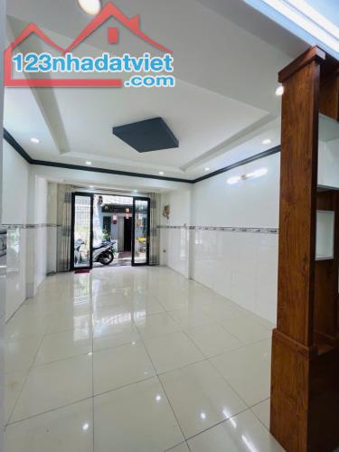 Bán Nhà Đẹp Nguyễn Sơn 50m2 4.1x13m 2 Tầng Tân Phú - 2