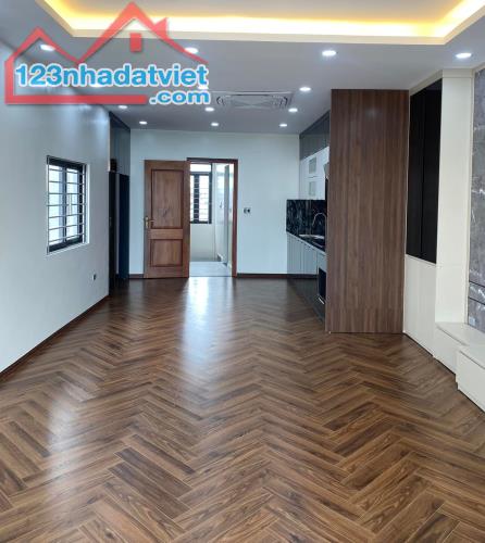 + Kịch độc! Nhà phố Ngọc Lâm - Vỉa hè ô tô tránh -  90m2*7T*5.5m, thang máy, 850m tới cầu - 2