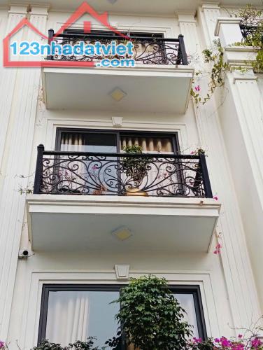 CỰC HIẾM🏡BÁN NHÀ DÂN XÂY CỔ LINH - LONG BIÊN, 40M², GẦN Ô TÔ TRÁNH, ĐẸP LONG LANH, NHỈNH