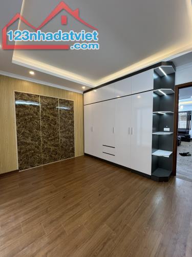 BÁN NHÀ MỚI KOONG TẠI THANH TRÌ GẦN PHỐ, CHỢ NGŨ HIỆP DT: 47 M2 - 5