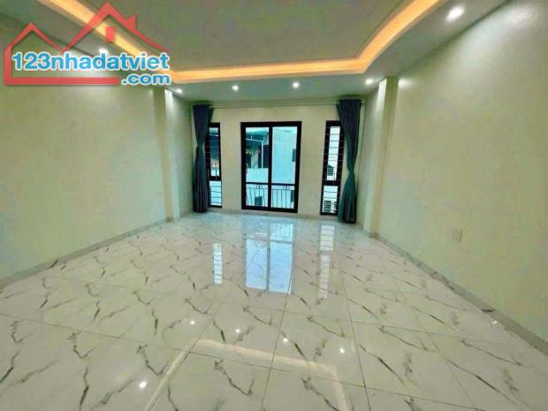 BÀN HIẾM XUÂN LA -TÂY HỒ 41M 6TẦNG MT 5M GIÁ NHỈNH 11 TỶ - PHÂN LÔ CÁN BỘ - GARA Ô TÔ - 3