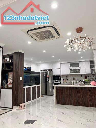 Giá chốt bất ngờ VIP Hoàn Kiếm 2 thoáng tầm tiền nhỉnh 20 tỷ