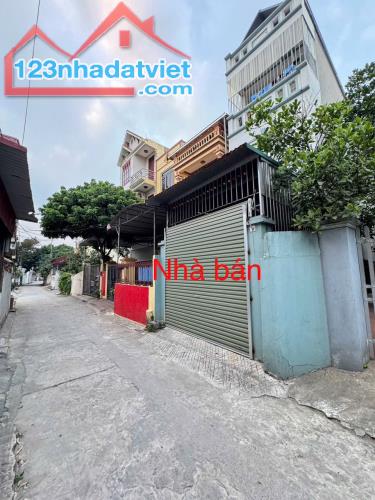 Bán nhà 3 tầng thôn Do Hạ, Tiền Phong, Mê Linh, HN. Đường thông, oto đỗ. DT 60m, giá 3,7 t - 2