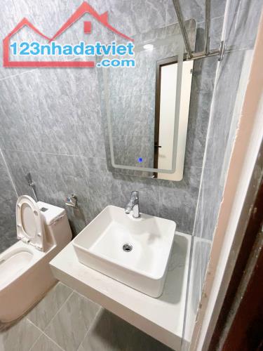 Cần tiền cắt lỗ bán gấp căn nhà 3tầng 50m2 ngay gần trung tâm Đại Thành  chỉ nhỉnh 2tỷ - 5