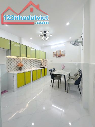 Nhà mới đẹp 3.5*13m hẻm 184 Âu Dương Lân P3Q8 - 2