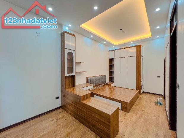 BÁN Nhà Phố 40m2,  Hiện Đại, Vị Trí Đắc Địa - Kim Ngưu, Quỳnh Mai, HBT, HN, DT: 40m², 4 - 1