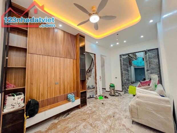 BÁN Nhà Phố 40m2,  Hiện Đại, Vị Trí Đắc Địa - Kim Ngưu, Quỳnh Mai, HBT, HN, DT: 40m², 4 - 4