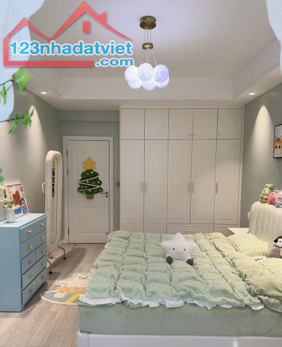 BÁN NHÀ TẬP THỂ BẠCH MAI, TẦNG 2,  55 M2 (sổ 23m2), 2 NGỦ, 2 THOÁNG, 2.55 TỶ. - 1