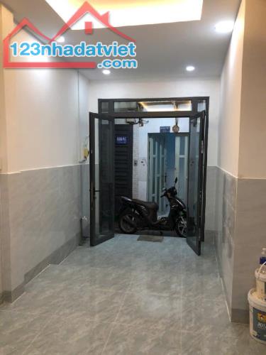 TRƯỜNG SA- TÂN BÌNH - 45M² - NHÀ 3 TẦNG - BTCT - HẺM THÔNG THOÁNG - NHỈNH 5 TỶ.