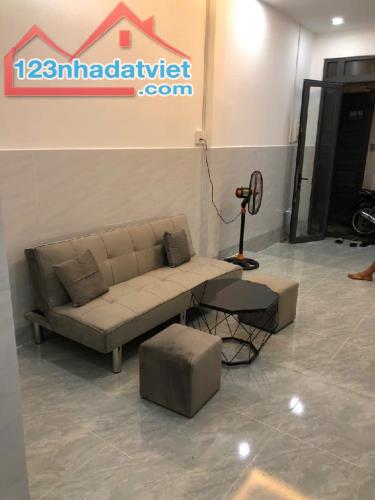 TRƯỜNG SA- TÂN BÌNH - 45M² - NHÀ 3 TẦNG - BTCT - HẺM THÔNG THOÁNG - NHỈNH 5 TỶ. - 2