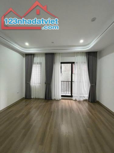 Cuối Trục Tố Hữu – 67m2*4T .30 Giây Ra Chợ ,Sân Để Oto .Kết Nối ĐL Thăng Long ,Vành Đai 4 - 3