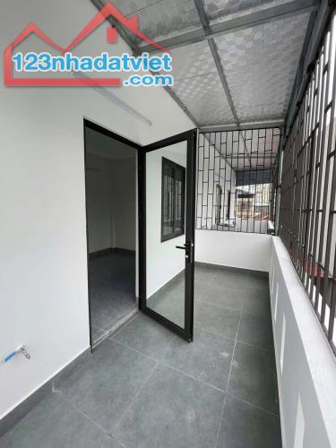 Cuối Trục Tố Hữu – 67m2*4T .30 Giây Ra Chợ ,Sân Để Oto .Kết Nối ĐL Thăng Long ,Vành Đai 4 - 5