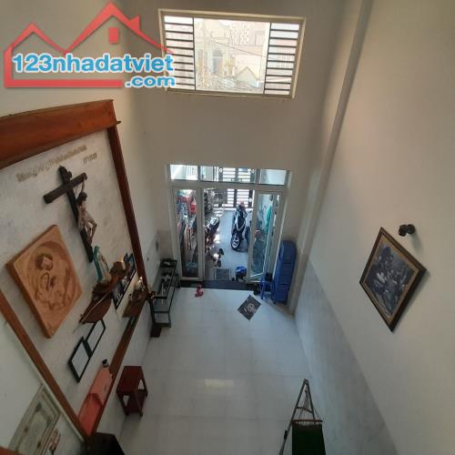Bán nhà hẻm ô tô cách 1 căn ra đường Đặng Văn Bi, phường Trường Thọ, Quận Thủ Đức _ 4 tầng - 4